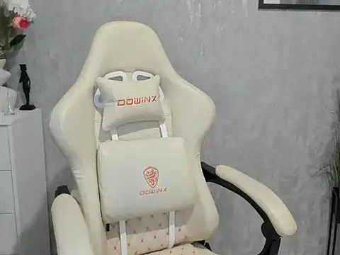 MistressMiia online show from March 5, 2026, 3:41 pm