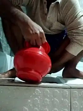 Snapshot of sos-boy chatting on February 18, 2026, 4:43 am sos-boy online show from February 18, 2026, 4:43 am