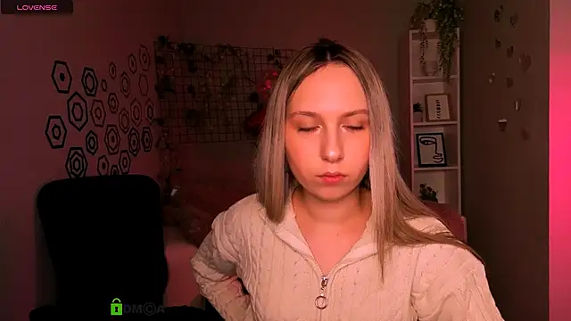 Snapshot of tiffani_murr chatting on February 25, 2026, 8:08 pm tiffani murr online show from February 25, 2026, 8:08 pm