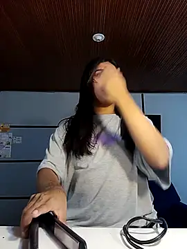 MeelFox online show from February 11, 2026, 12:38 pm