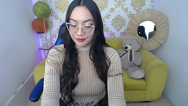 Snapshot of ALISS_M_ chatting on February 18, 2026, 8:16 pm ALISS M online show from February 18, 2026, 8:16 pm