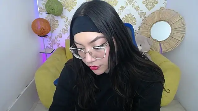 Snapshot of ALISS_M_ chatting on February 16, 2026, 8:07 pm ALISS M online show from February 16, 2026, 8:07 pm