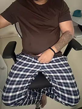 Rah0091 online show from April 7, 2026, 7:21 am