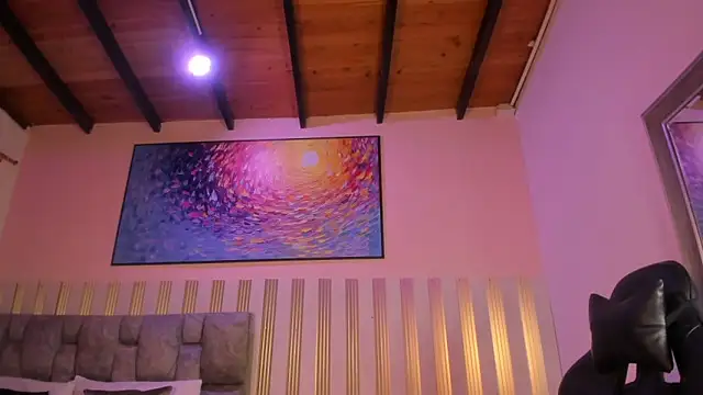 nina glow online show from April 17, 2026, 11:35 am