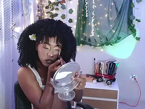 Snapshot of zafiro_blu chatting on February 4, 2026, 2:12 pm zafiro blu online show from February 4, 2026, 2:12 pm