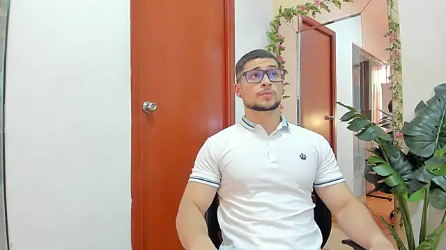 Snapshot of valenssio_moretti chatting on February 28, 2026, 8:08 pm valenssio moretti online show from February 28, 2026, 8:08 pm