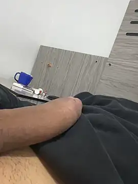 Snapshot of Luiznflp3 chatting on March 3, 2026, 10:44 am Luiznflp3 online show from March 3, 2026, 10:44 am