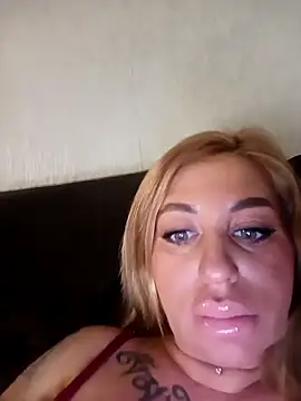 MiaMooly online show from March 23, 2026, 4:40 pm