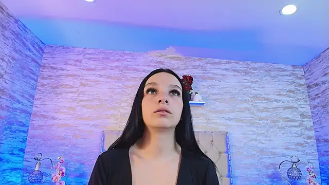 Elizabeth Ferrer online show from April 16, 2026, 12:17 pm