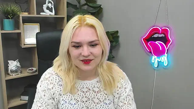 SweetLilyxo online show from March 22, 2026, 8:27 am