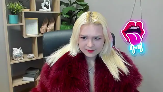 SweetLilyxo online show from April 1, 2026, 1:34 pm