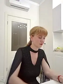 LanaBananaa  online show from April 9, 2026, 7:20 pm