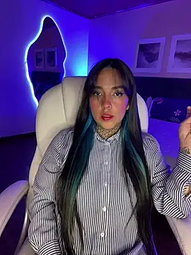 Annie Alicee online show from April 4, 2026, 3:07 pm