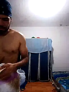 Snapshot of thom_1 chatting on July 19, 2026, 11:29 am thom 1 online show from July 19, 2026, 11:29 am