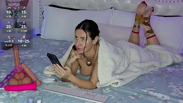 ViolettBaby online show from July 18, 2026, 1:36 am