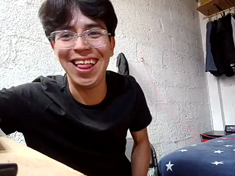 FAVOJS online show from April 10, 2026, 11:34 pm