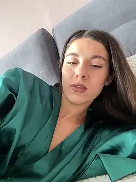 OnlyLeiLa online show from April 7, 2026, 6:26 am