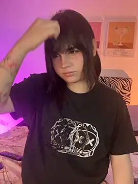 Daniellesins1 online show from April 23, 2026, 10:55 pm