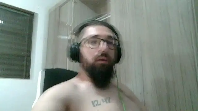 Redlovecouple online show from February 8, 2026, 12:03 pm