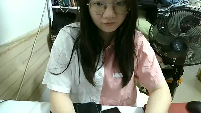 xiaoxiaowan11 online show from March 29, 2026, 12:51 pm