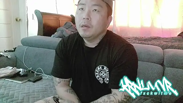 fxckuno online show from April 20, 2026, 9:23 am