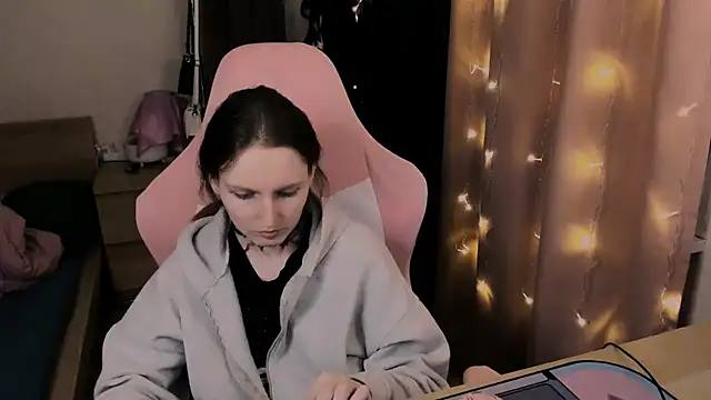 Onyxix online show from April 1, 2026, 8:06 pm