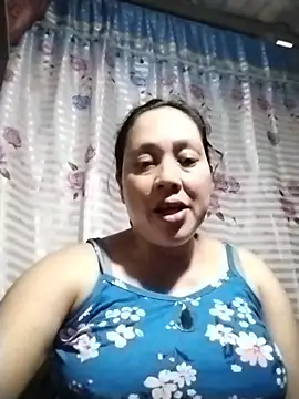 Snapshot of May_Bombs chatting on February 18, 2026, 8:44 am May Bombs online show from February 18, 2026, 8:44 am