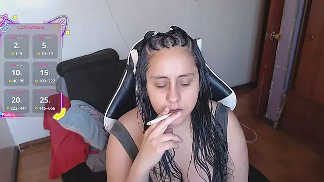 MeliisaRobers online show from May 23, 2026, 12:37 pm