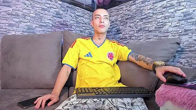 Snapshot of Dereck_Boy_ chatting on February 7, 2026, 3:14 am Dereck Boy online show from February 7, 2026, 3:14 am