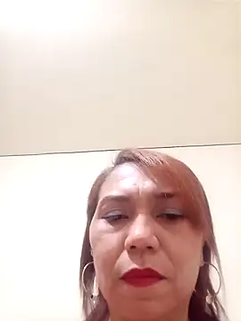 dannamomcerratt online show from April 12, 2026, 9:18 pm