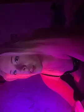 SisyLana online show from February 6, 2026, 9:00 pm