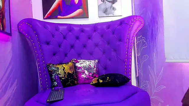 Snapshot of thanier_18 chatting on February 4, 2026, 8:37 pm thanier 18 online show from February 4, 2026, 8:37 pm