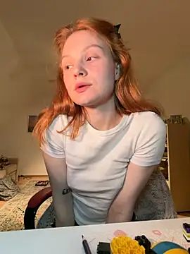 Snapshot of mad_girlygirl chatting on February 16, 2026, 8:40 pm mad girlygirl online show from February 16, 2026, 8:40 pm