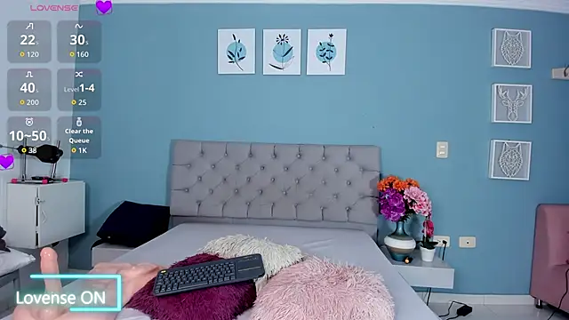 Valentina Rujano online show from March 29, 2026, 1:07 am