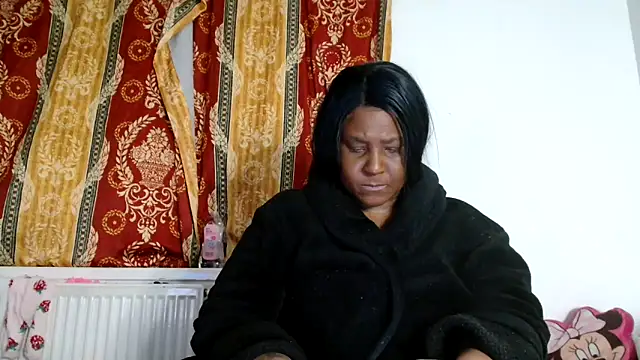 Snapshot of CurvySashia chatting on March 5, 2026, 12:07 am CurvySashia online show from March 5, 2026, 12:07 am