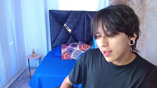 nikoo 18 online show from March 31, 2026, 2:08 pm