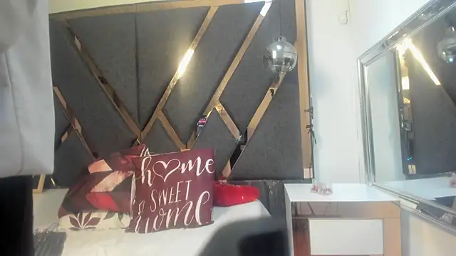 Snapshot of Maggyx chatting on July 3, 2026, 1:50 pm Maggyx online show from July 3, 2026, 1:50 pm
