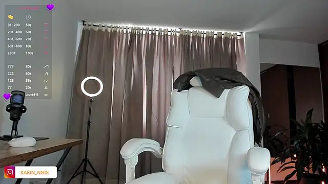 karinnixx online show from February 11, 2026, 3:01 pm