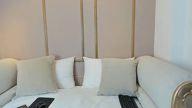 LisaLain online show from February 28, 2026, 12:16 pm