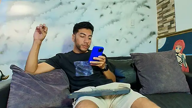 Snapshot of Max_Hornye chatting on February 5, 2026, 7:10 pm Max Hornye online show from February 5, 2026, 7:10 pm