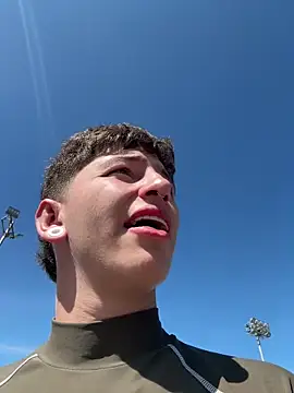 ARON LUXX online show from March 1, 2026, 2:17 pm