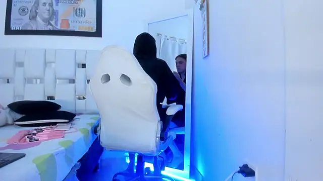 Snapshot of isabellalovestory chatting on February 10, 2026, 5:17 am isabellalovestory online show from February 10, 2026, 5:17 am