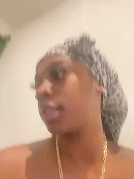 Snapshot of prettybrown9 chatting on February 4, 2026, 1:55 am prettybrown9 online show from February 4, 2026, 1:55 am