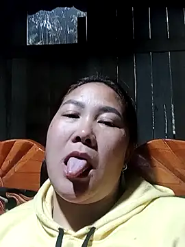 bongtuyet11 online show from February 18, 2026, 12:19 am