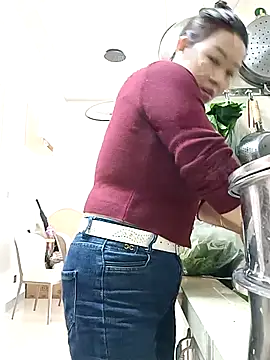 Jennie dogy online show from March 26, 2026, 2:43 am