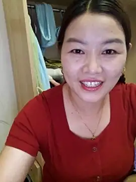 Snapshot of Jennie_dogy chatting on April 26, 2026, 2:42 am Jennie dogy online show from April 26, 2026, 2:42 am