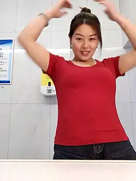 Jennie dogy online show from April 14, 2026, 3:06 pm