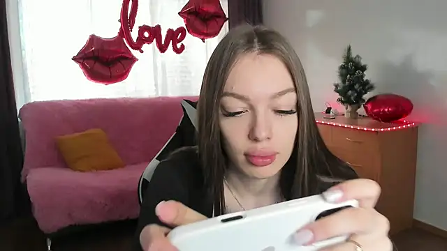 CandyGyrl online show from April 7, 2026, 1:07 am