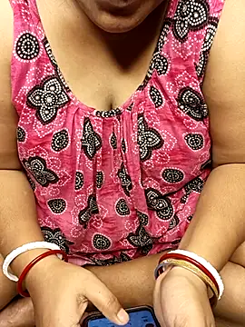 Snapshot of R_Queen chatting on June 27, 2026, 5:46 am R Queen online show from June 27, 2026, 5:46 am