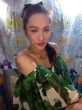 GeorginaLove09 online show from April 13, 2026, 7:56 am